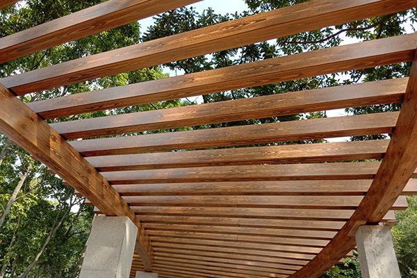 廣東省廣州市越秀區(qū)永福路廊架木紋漆施工案例